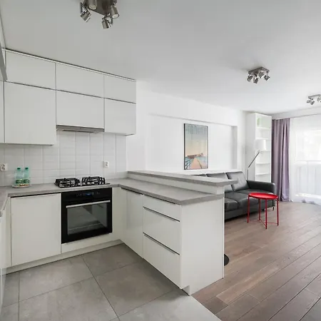 Chmielna Downtown By Bookinghost * ורשה