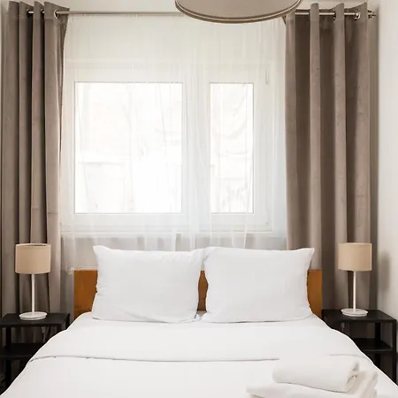 Chmielna Downtown Apartment Warsaw