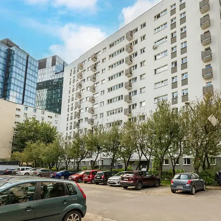 Chmielna Downtown By Bookinghost